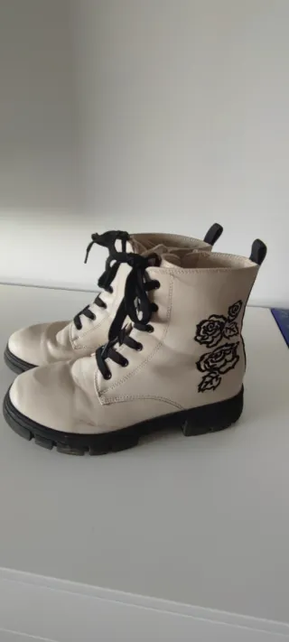 Botas chica o mujer bordadas talla 37