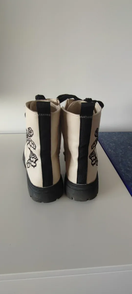 Botas chica o mujer bordadas talla 37