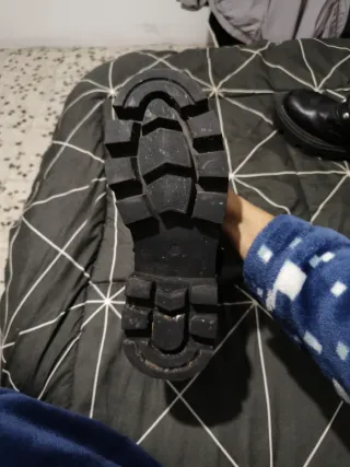 Botas cuero negras con cadenas Talla 39