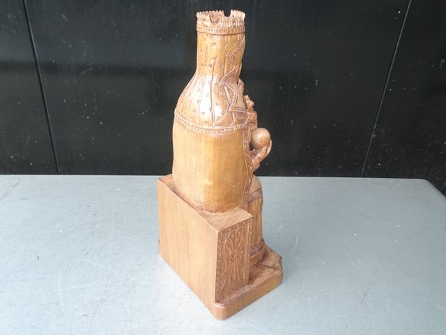 Virgen de la Peña en madera tallada