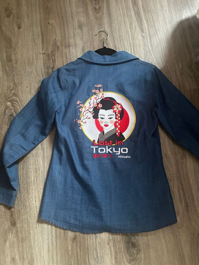 Camisa vaquera Minueto con bordado Geisha