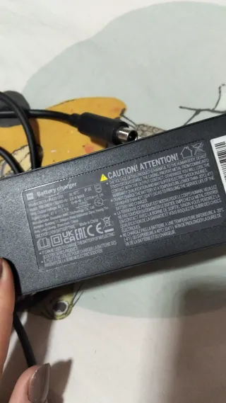 Cargador Patinete Eléctrico Mi + patinete Mi