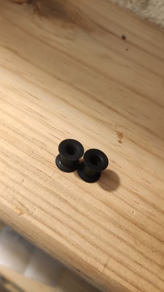 Pendientes dilatación 8mm negros y blancos.