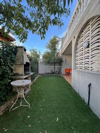 Casa adosada en venta en Velilla de San Antonio