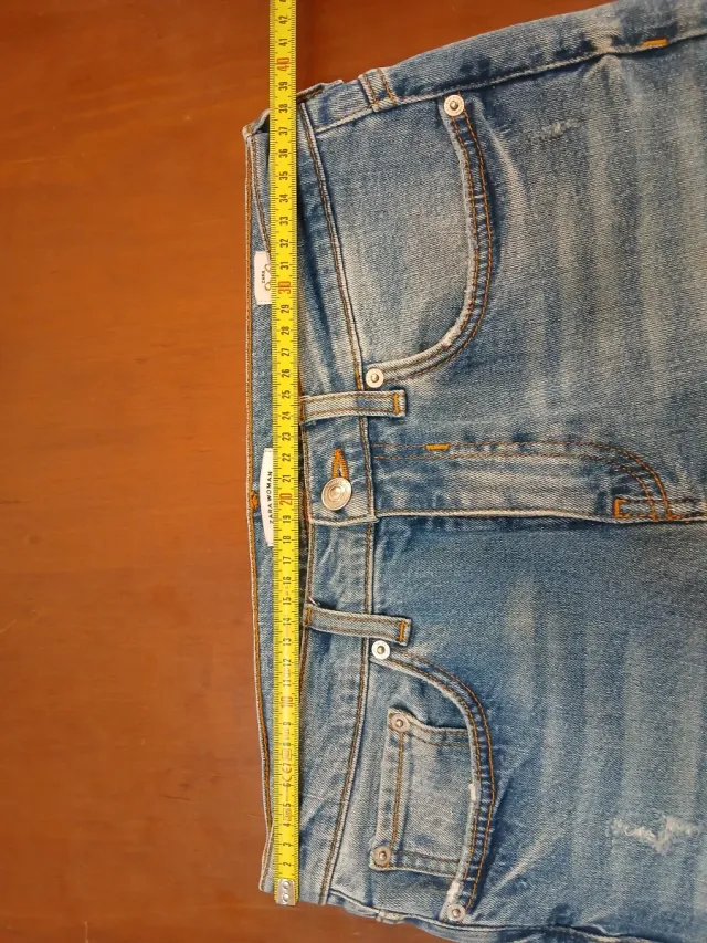 Vaqueros Zara desgastados