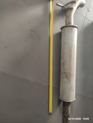 Silenziatore di scarico in metallo