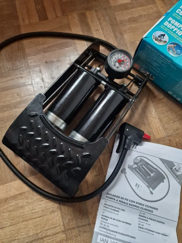 Hinchador de pie Crivit doble cilindro