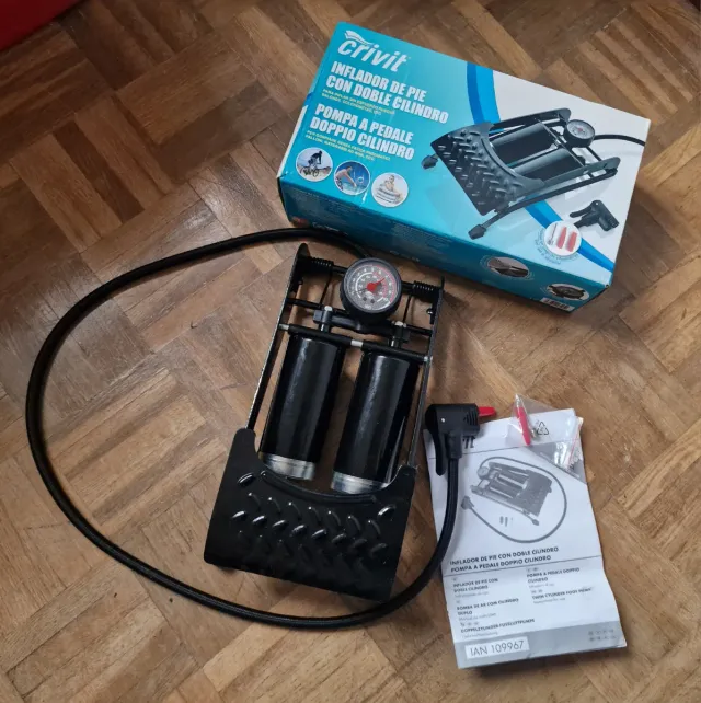 Hinchador de pie Crivit doble cilindro