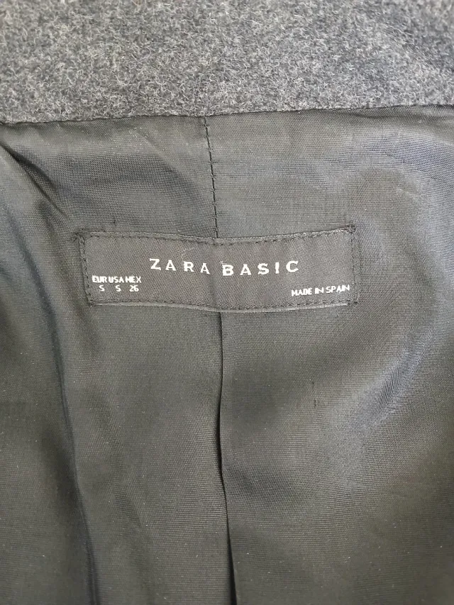 Abrigo corto gris chica