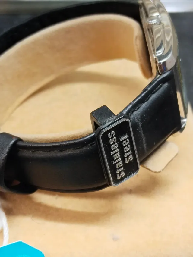 Reloj Lorus (by Seiko) Negro