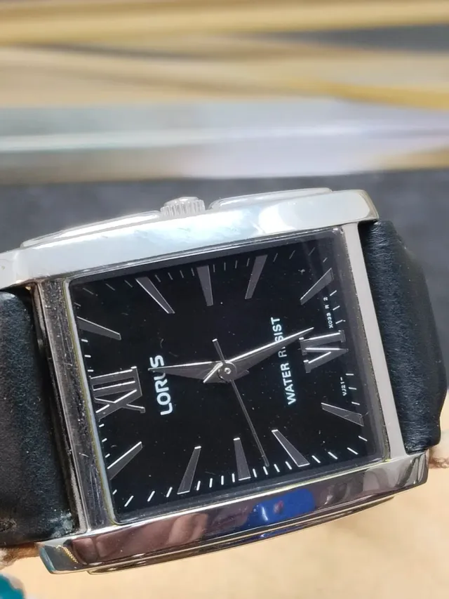 Reloj Lorus (by Seiko) Negro