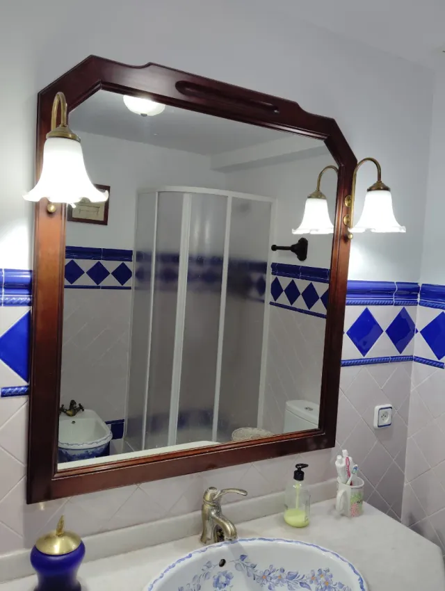 Mueble de baño madera y mármol