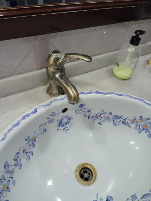 Mueble de baño madera y mármol