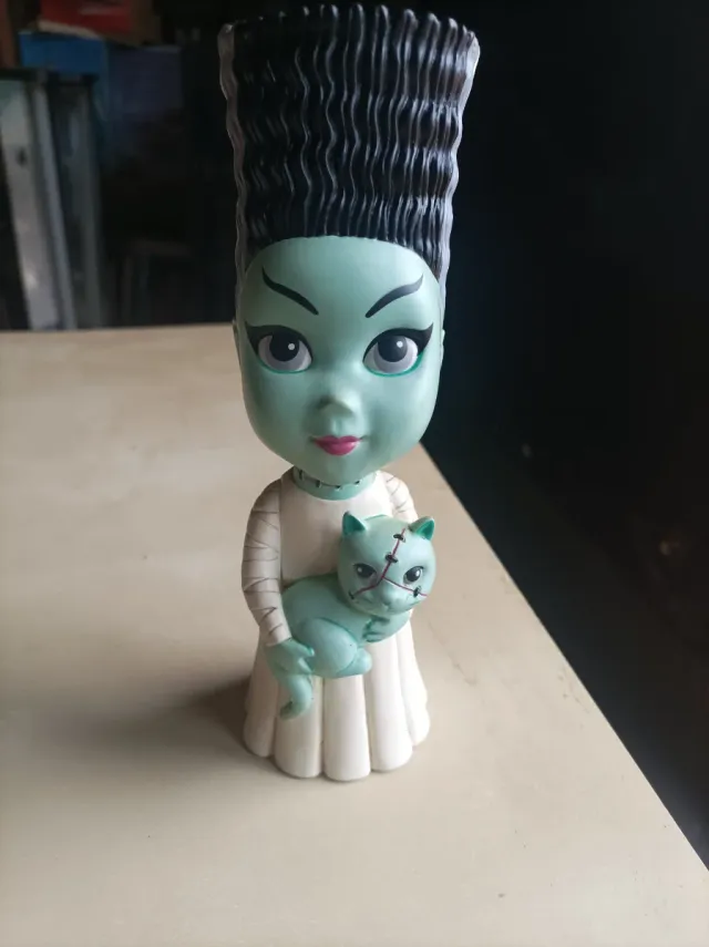 Figura vinilo Lil' Miss Monster di Lisa Petrucci