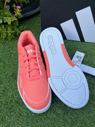 Adidas Sneakers Coral y Blanco