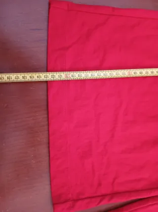 Mono rojo de pierna ancha