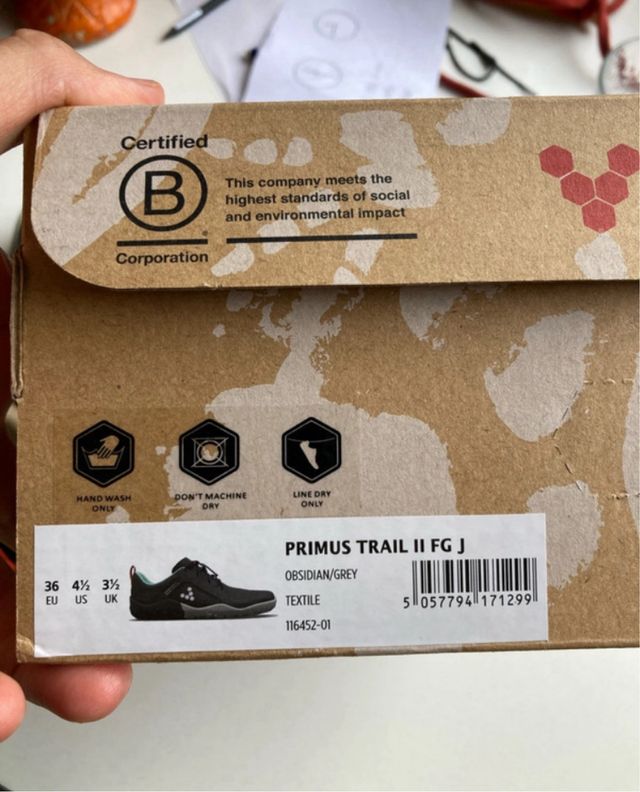 Zapatillas Vivobarefoot niño negras y turquesa