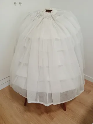 Cancán 5 volantes blanco