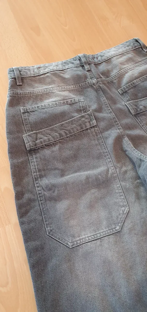 Bershka Bermudas Baggy Gris