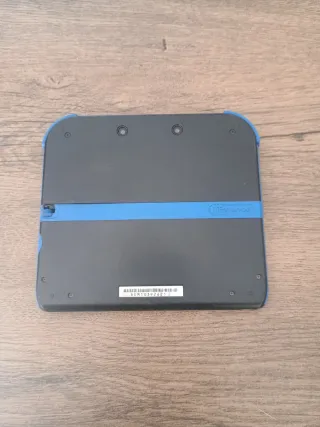 Nintendo 2DS Negra/Azul (No funcional)
