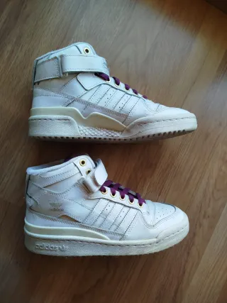 Zapatillas Adidas Forum Mid Blancas Morado