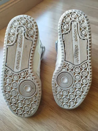 Zapatillas Adidas Forum Mid Blancas Morado