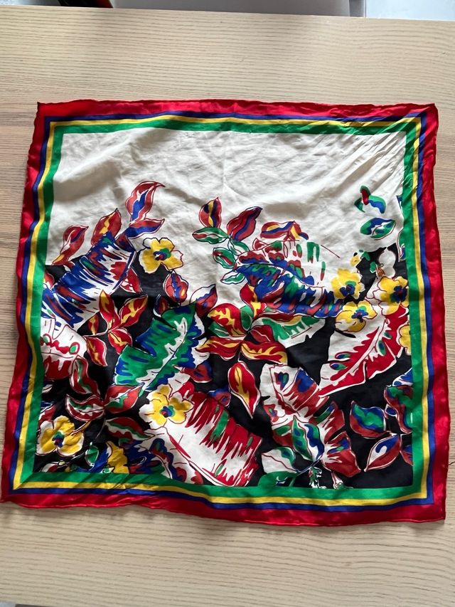 Pañuelo estampado floral multicolor