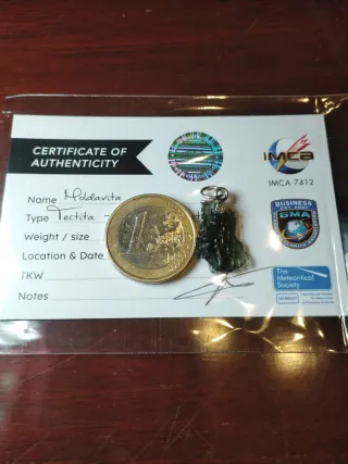 Colgante de moldavita