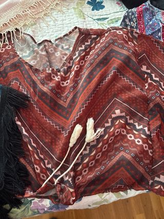 12 prendas de blusas, se puede vender por separado