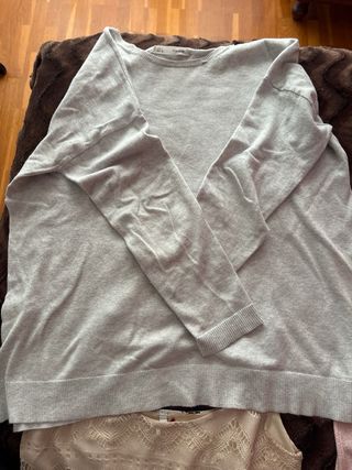 12 prendas de blusas, se puede vender por separado