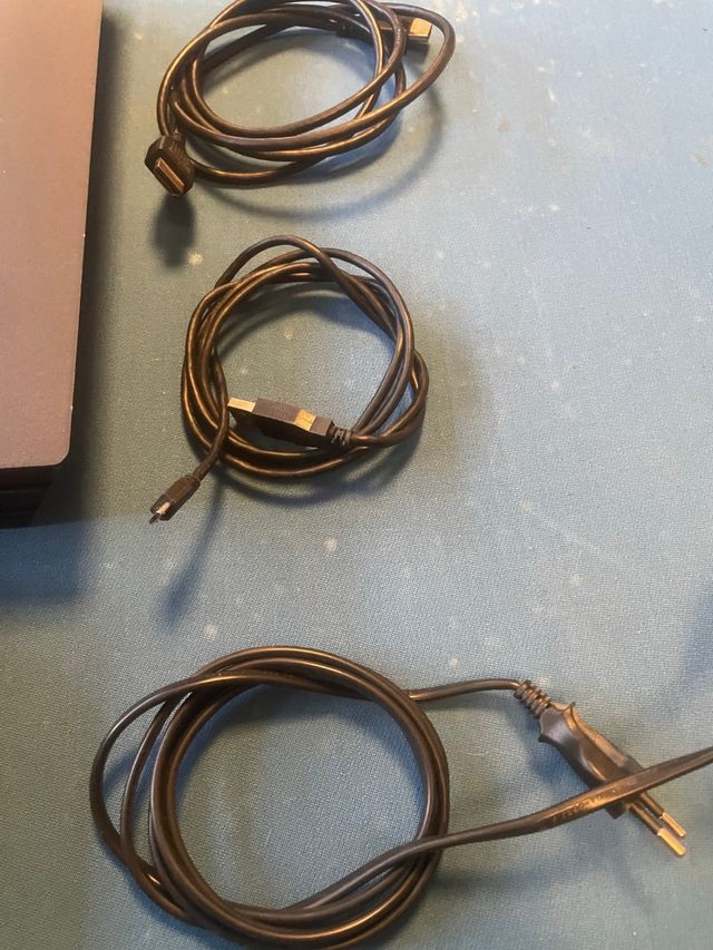 PS4 Pro + 2 Mandos Dualshock 4