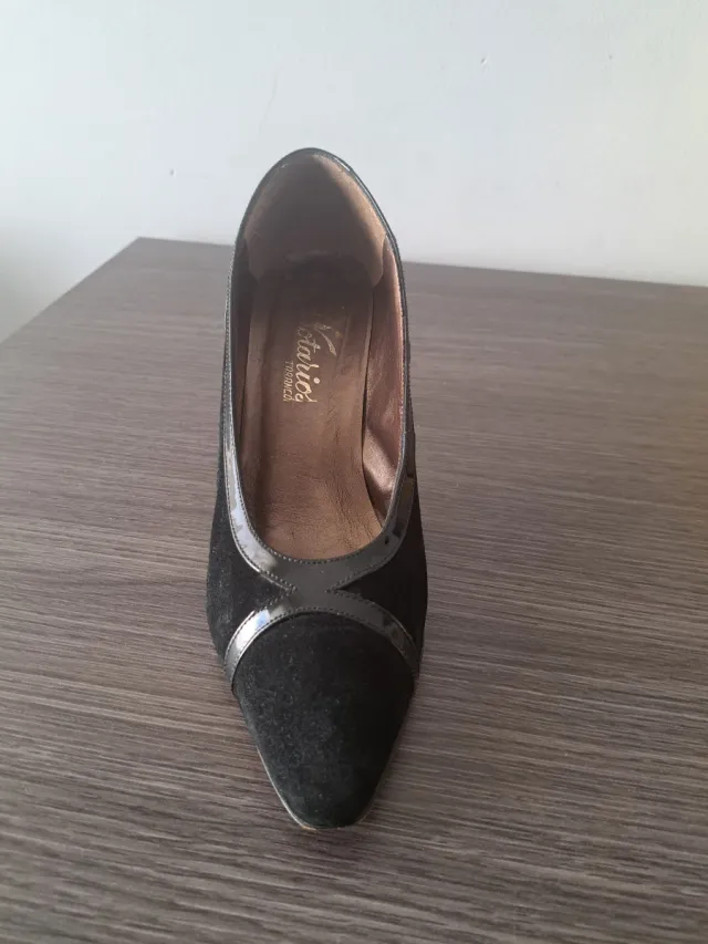 Zapatos de tacón negros ante