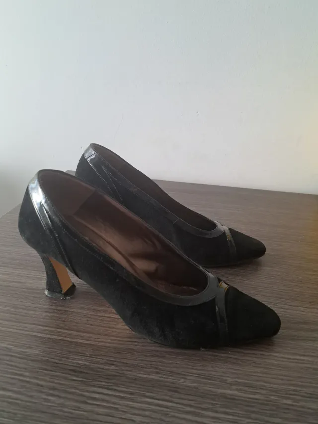 Zapatos de tacón negros ante