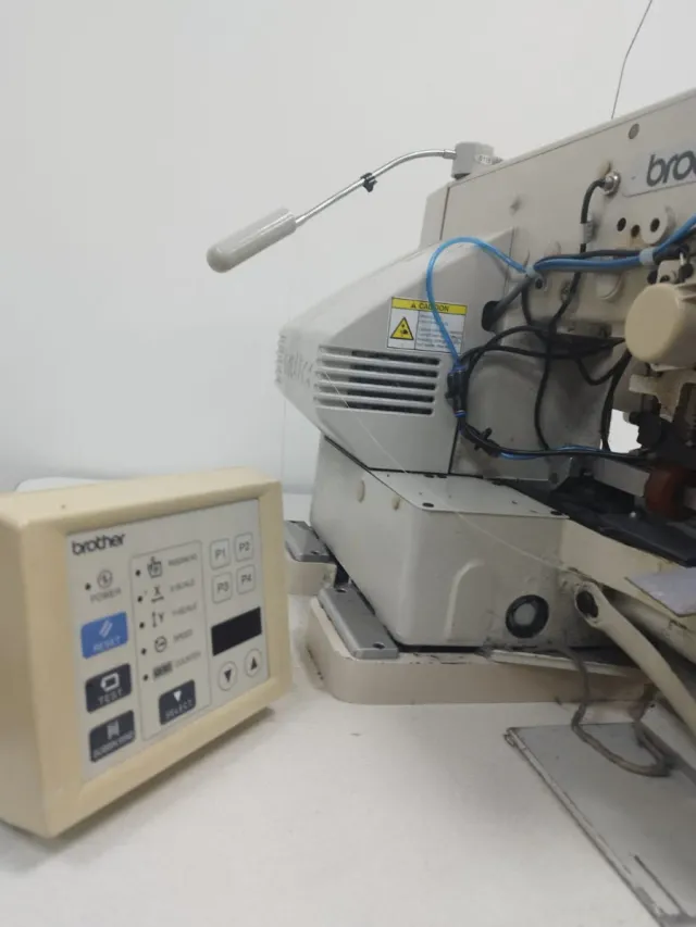 Máquina de coser Brother automática