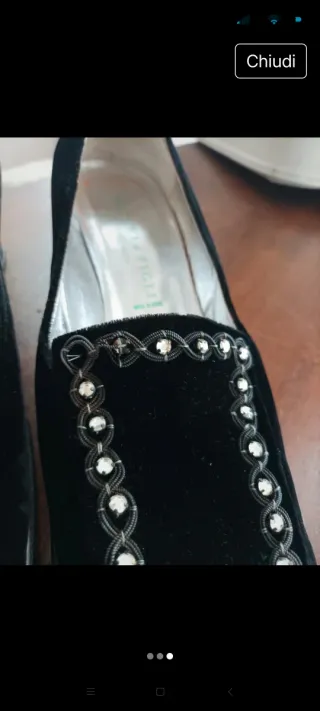 Scarpe vintage eleganti con strass