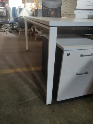 Mesa operativa multipuesto isla bench ACTIU (MB24)