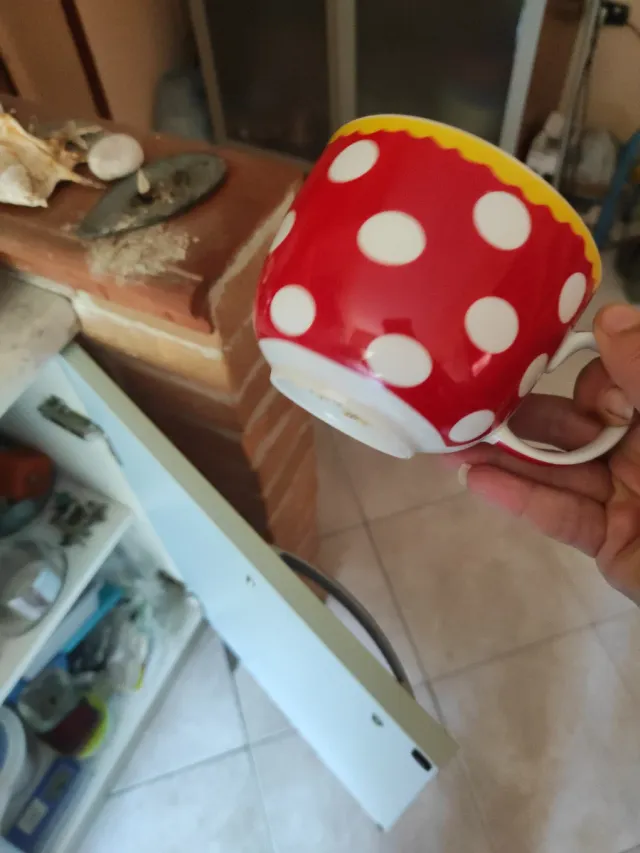 Tazze colazione a pois rosse e bianche