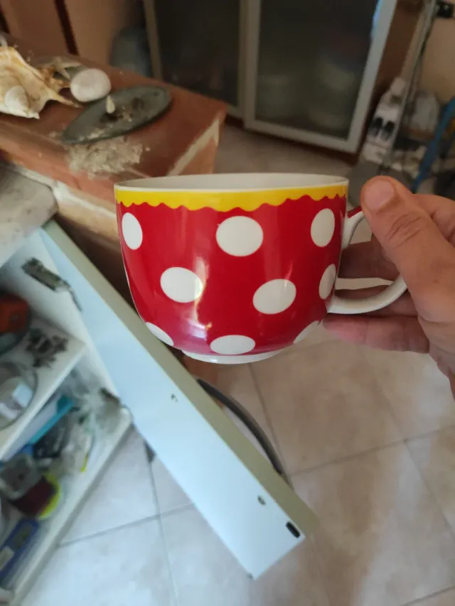 Tazze colazione a pois rosse e bianche