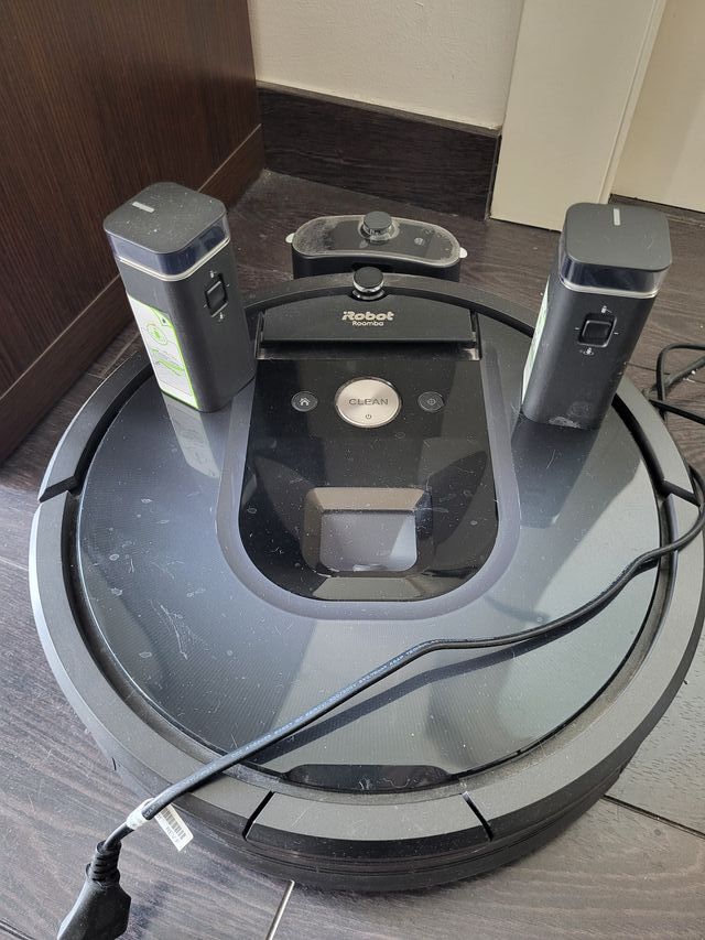 Robot Aspirador Roomba + Base de Carga