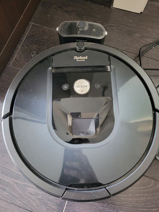 Robot Aspirador Roomba + Base de Carga