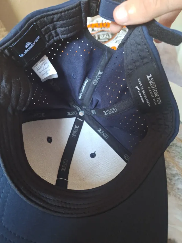 Gorra Quiksilver Azul y Gris (NUEVA SIN ESTRENAR)