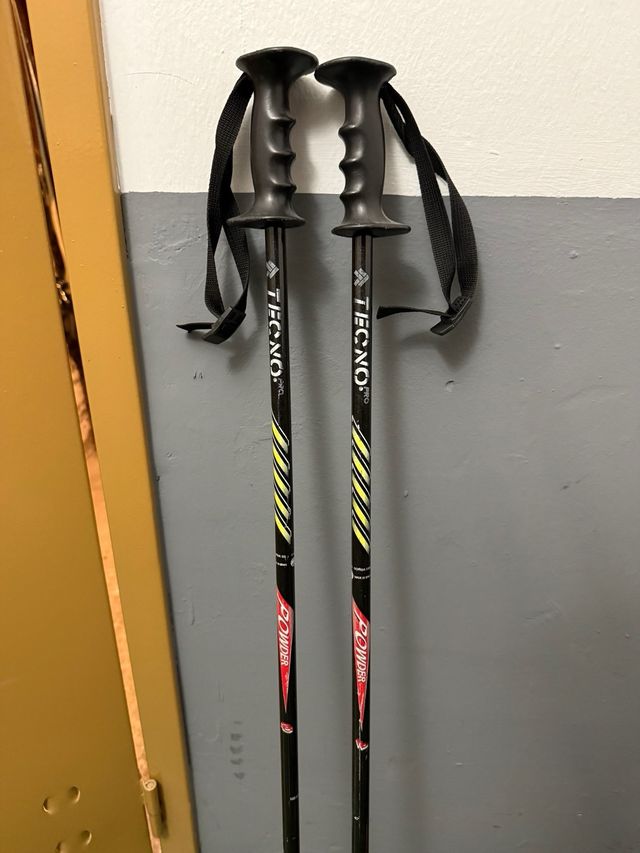 Botas esquí niño 32 Tecno + palos + casco (regalo)