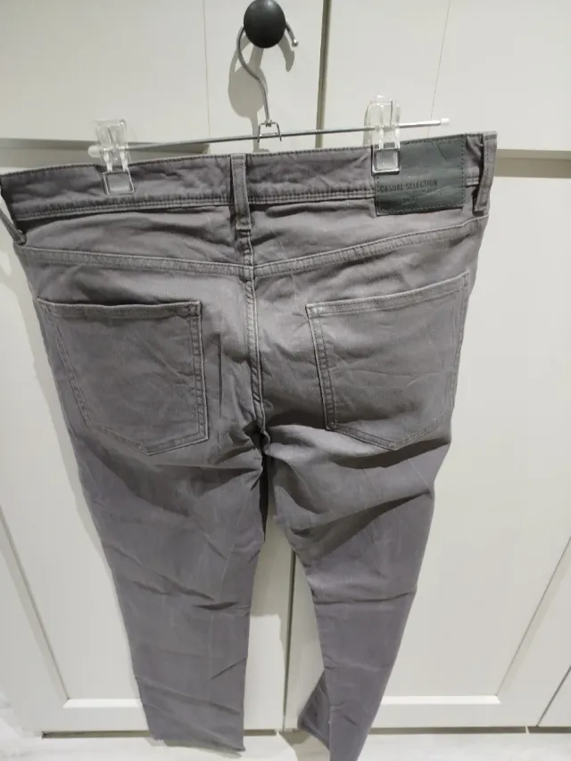 Pantalón C&A Gris