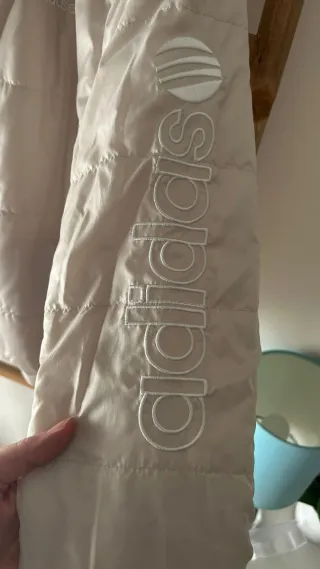 Chaqueta Adidas Reversible Beige y Blanca