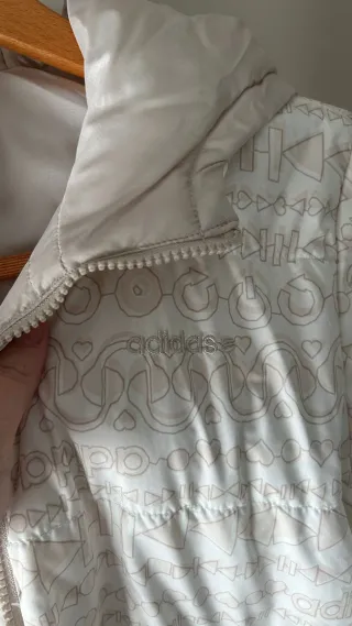 Chaqueta Adidas Reversible Beige y Blanca