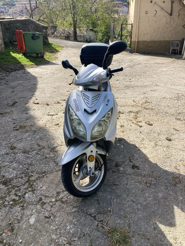 Moto SIMCRO HL125T-35