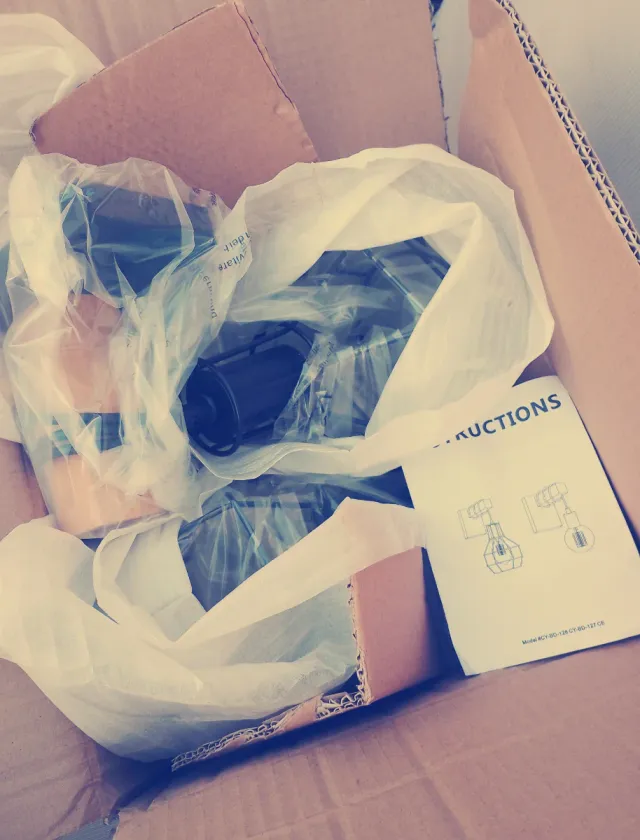 2 Lámparas de Pared Metal y Madera