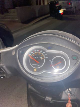 Peugeot Tweet 49cc Scooter