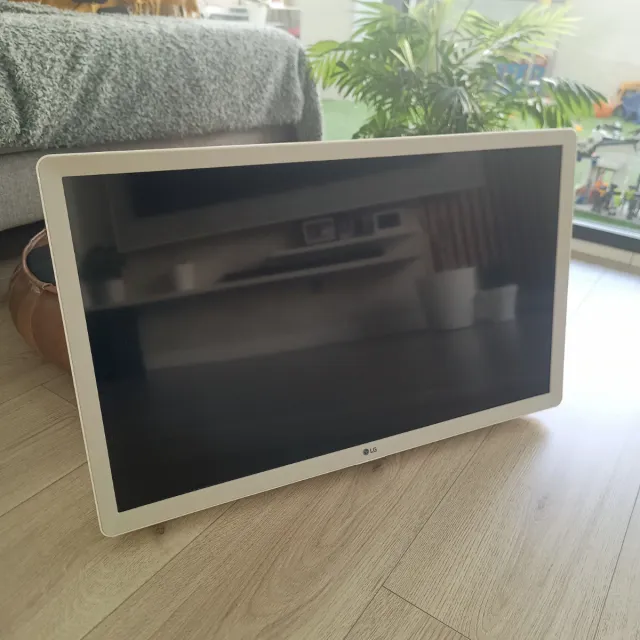 Smart TV LG Blanca 28"