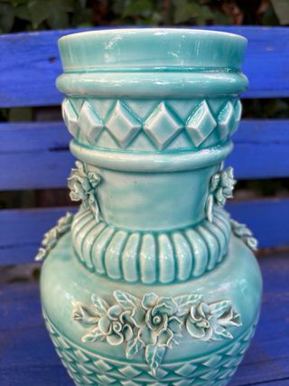 JARRÓN ESMALTADO DE MANISES.